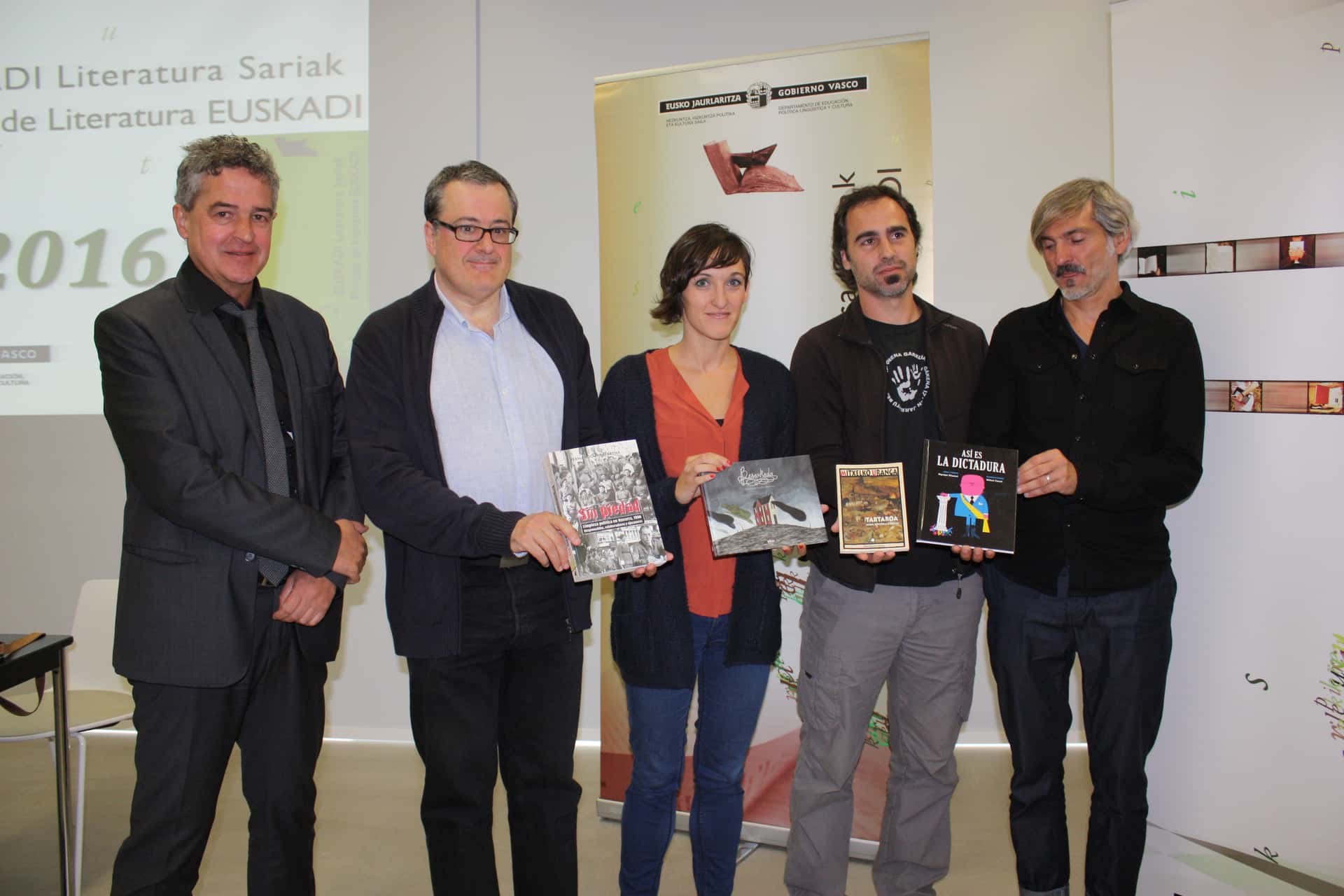 Presentación de la novela 'Asesinato en la conspiración' de Fernando Mikelarena