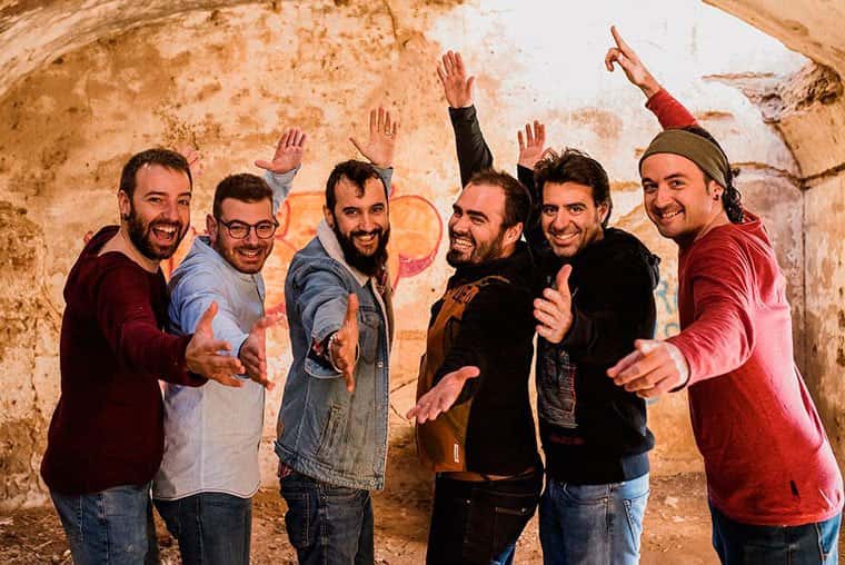 Escenarios Móviles 2026: Diván du Don, 'Este concierto es...¡Una ruina!' y folklore del grupo Ntra. Sra. de la Antigua