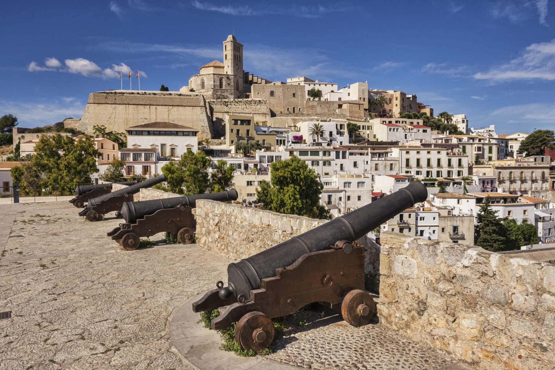 Dalt Vila en 2026: qué ver y cómo visitarla