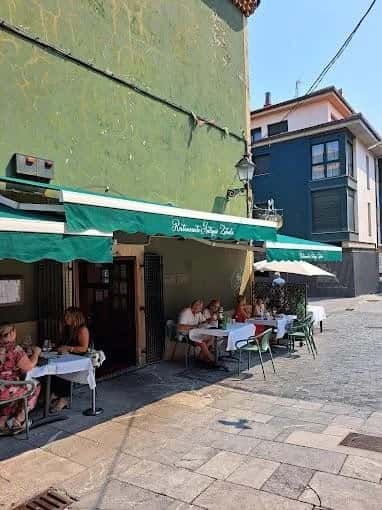 Comer en el Antiguo Zabala: tradición marinera en Cimadevilla