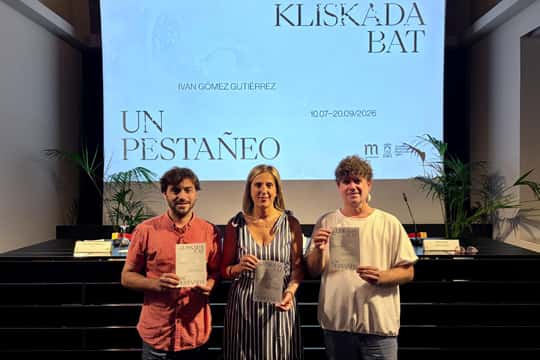 Kliskada bat - Instalación de Iván Gómez