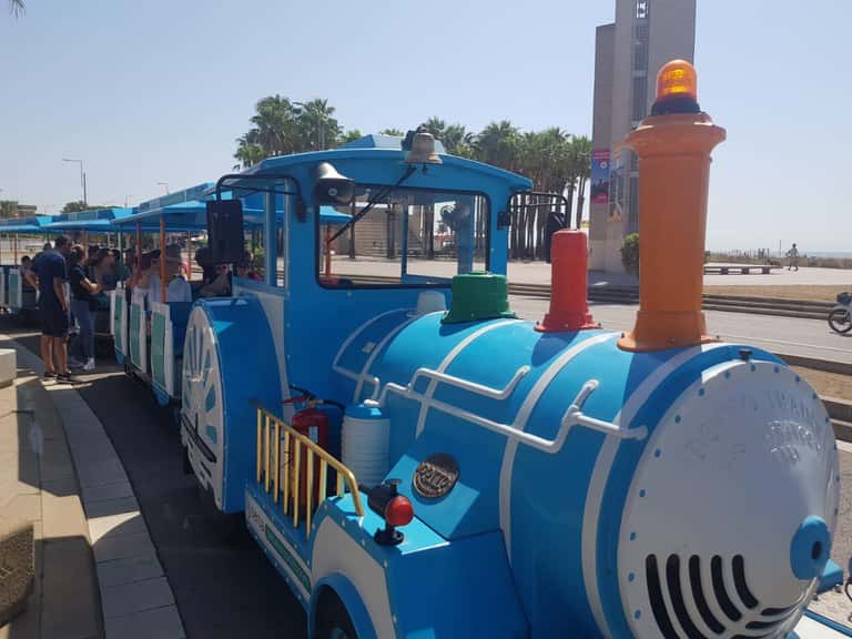 El Trenet turístico: descubrir Castelldefels sobre raíles