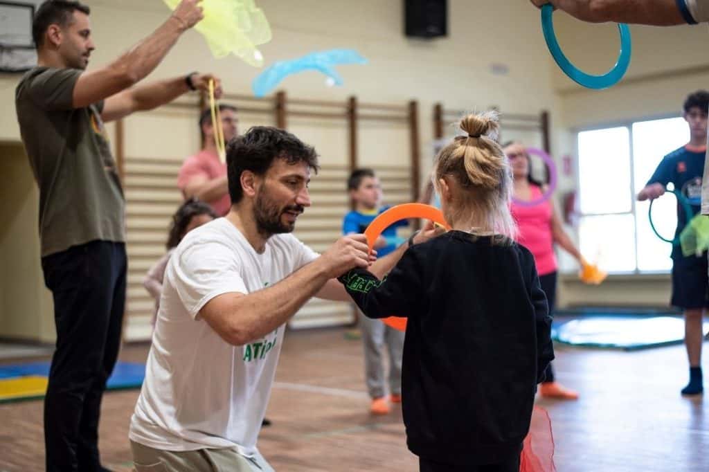 Atípico Circo: Clases de circo en familia