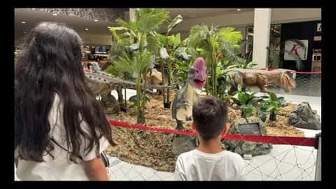 Exposición de dinosaururos autómatas de tamaño real