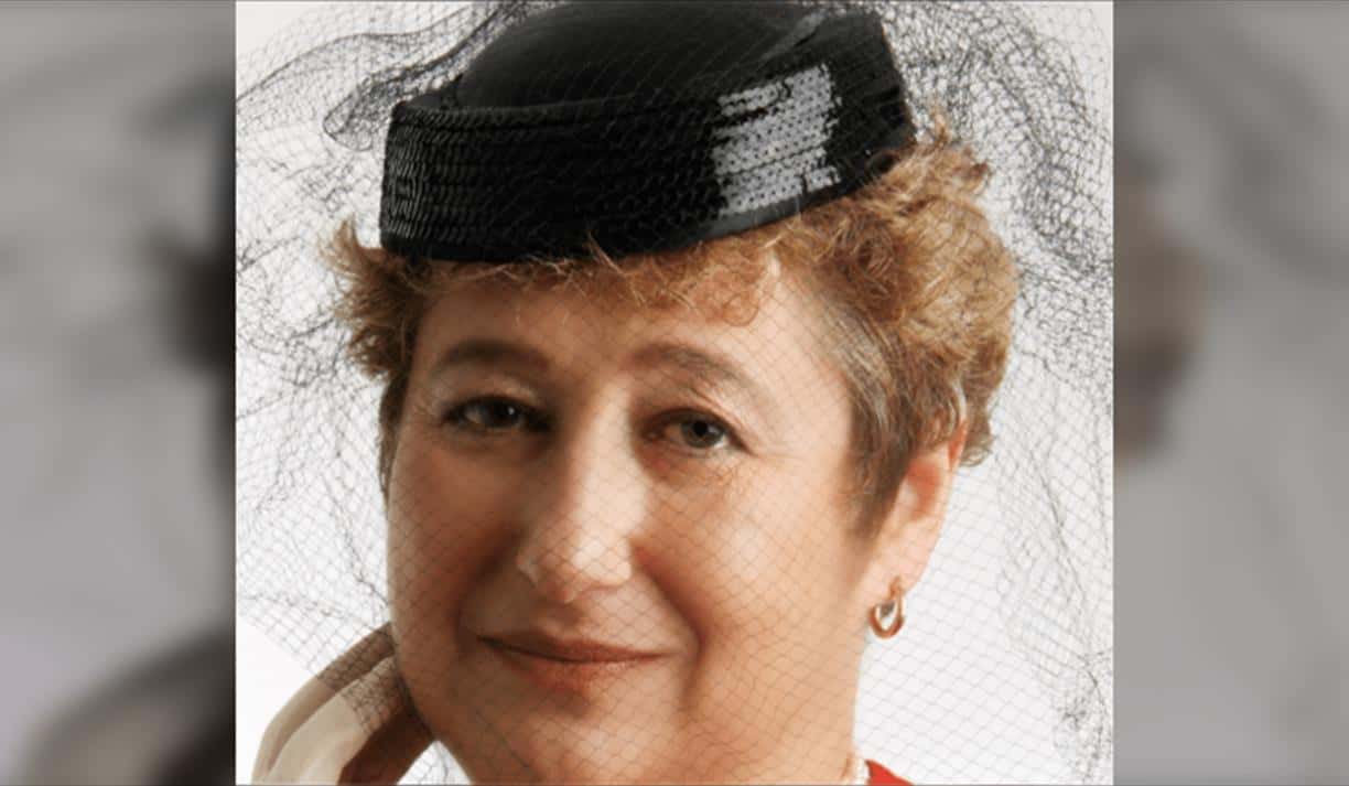 The Queen, Shakespeare & Me By Carole Shaw