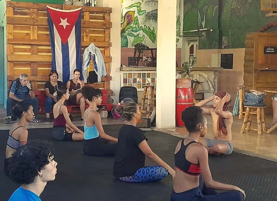 La iMAGInada | Taller vivencial: Ballet ioga. Moviment per tornar al cos