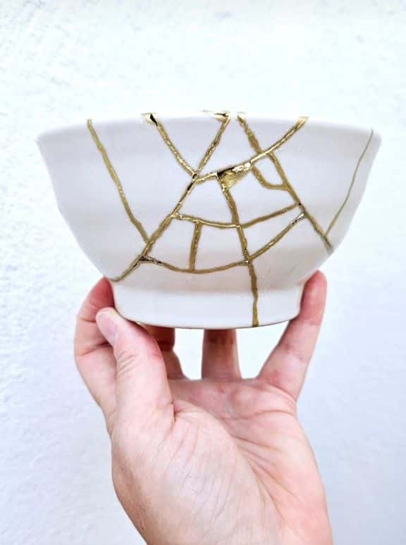 Taller de kintsugi con Halley Psicología