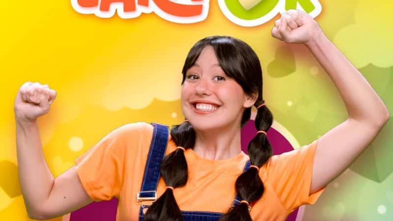 Lara Ok | Besos de Colores