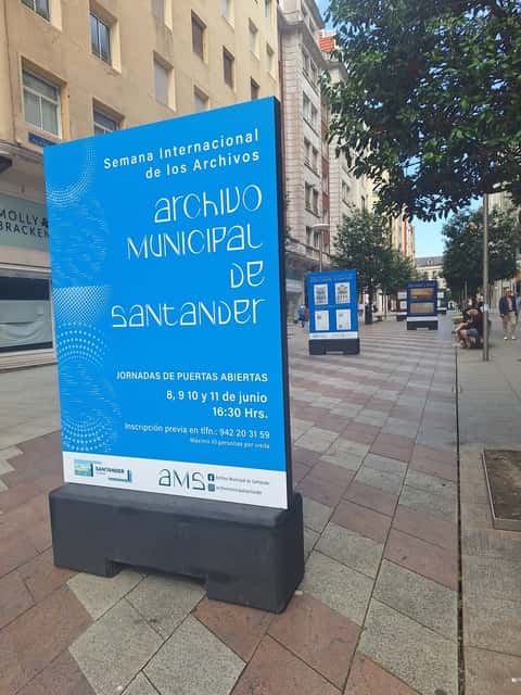 Exposición urbana sobre los fondos del Archivo Municipal de Santander