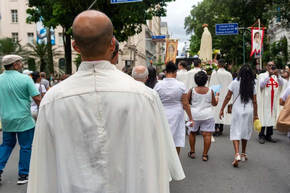 Procesión en honor a la virgen de Fátima