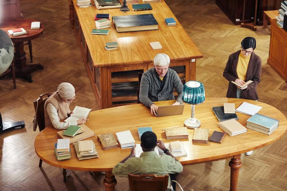 Conferencia 'Cultivando letras, tejiendo saber y navegando entre historias. La educación en Galicia (siglos XVII-XIX)'