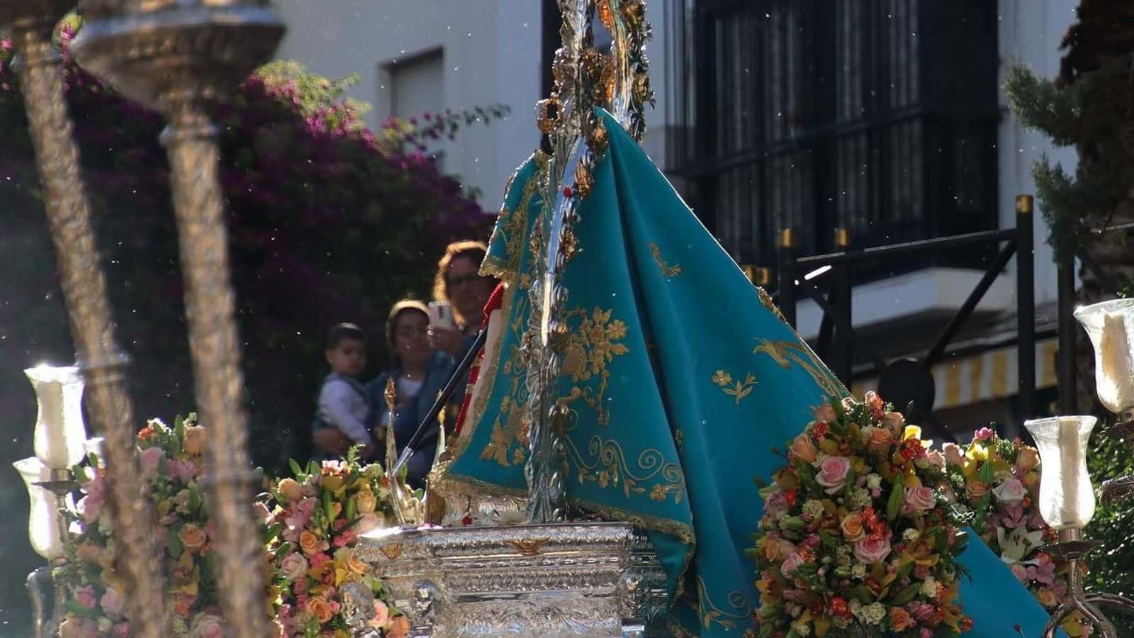 Besamanto y Ofrenda Floral a la Virgen de la Cabeza