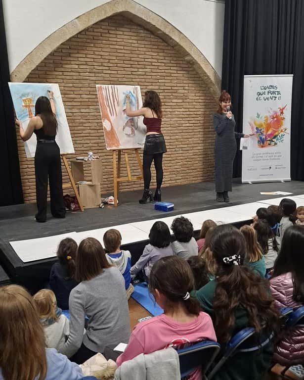 Lectura teatralitzada i il·lustració en directe del llibre “Contes que porta el vent II”