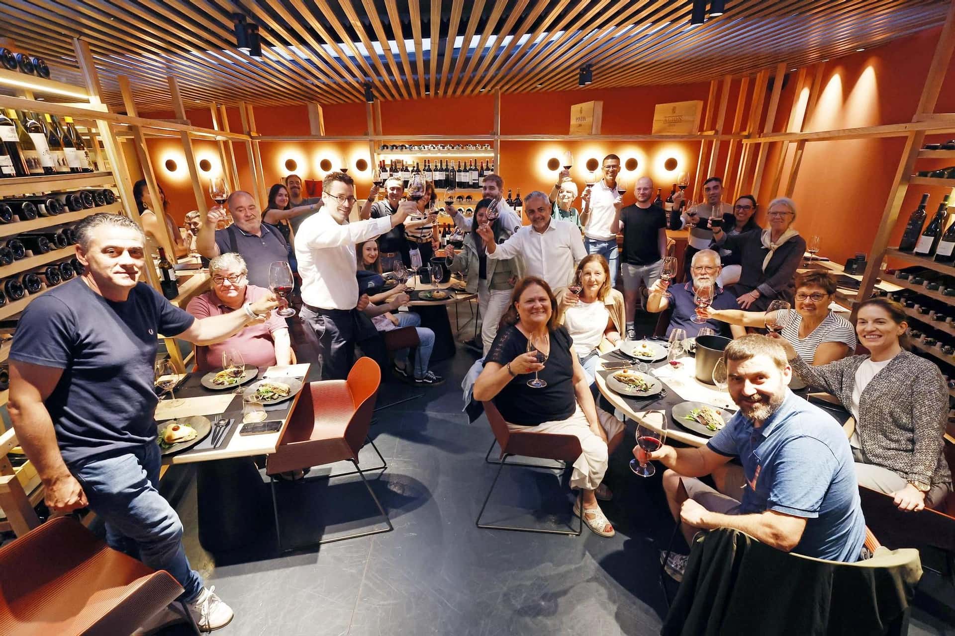 Cata de vinos y tapas para suscriptores de FARO