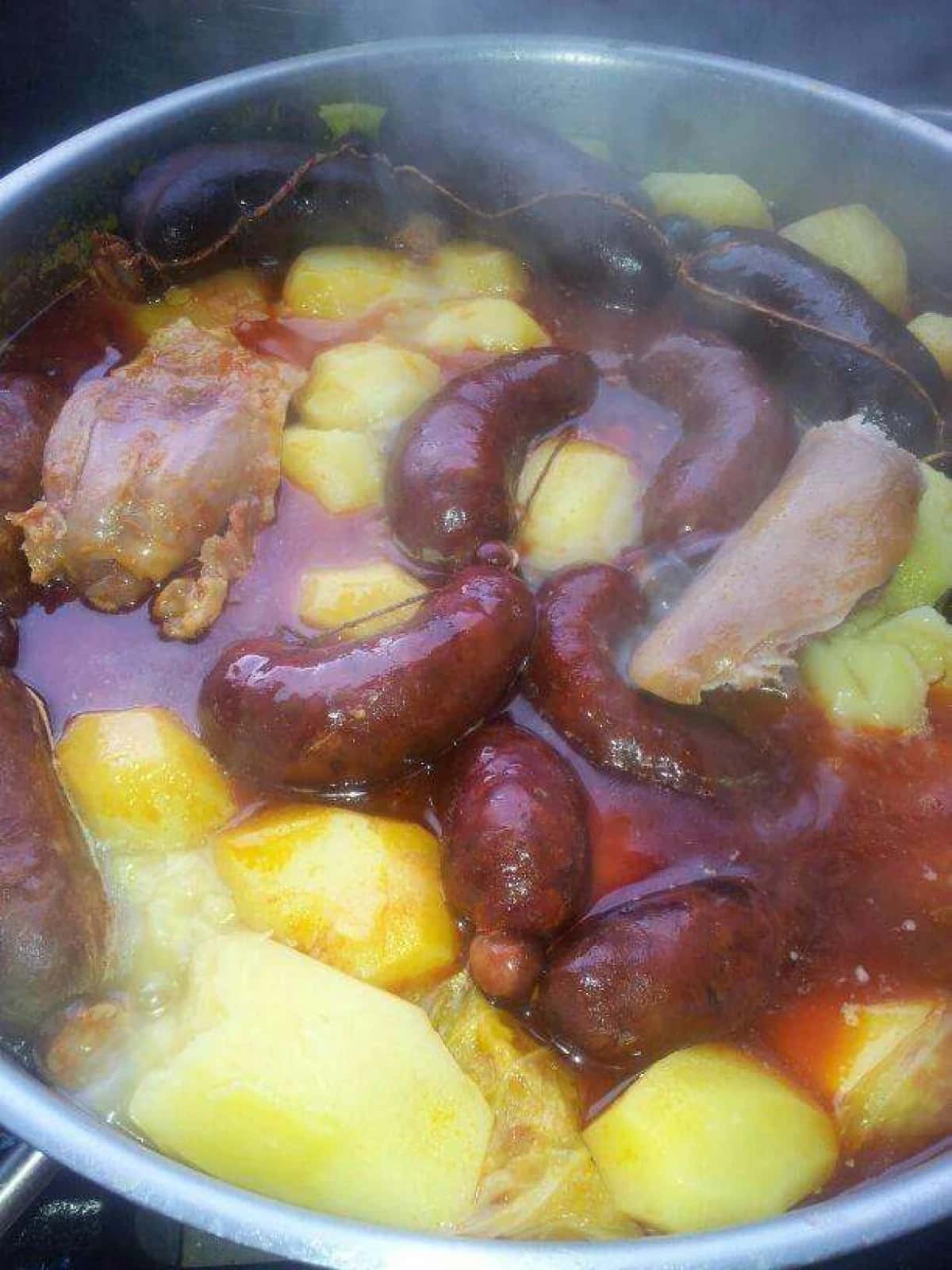 Gran cocido de Carnaval en la asociación de vecinos San Cristovo das Viñas