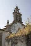 Primer plano del campanario de la Iglesia Parroquial de San Lorenzo de Albeiros