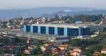 Vista panorámica diurna del Hospital Álvaro Cunqueiro en el entorno de Vigo