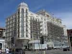 Vista exterior del edificio histórico del Grand Hotel de Brighton
