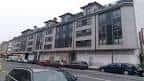 Fachada de edificio moderno en la Rúa José Malvar Figueroa, Pontevedra