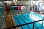 Interior de la piscina cubierta del Centro Cívico Aldabe