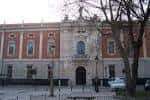 Fachada principal del Colegio San José con su portada monumental de piedra
