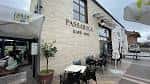 Fachada exterior y zona de terraza del restaurante Passarola en Santander