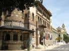 Fachada del edificio del Rectorado de la Universidad de Málaga con arquitectura histórica