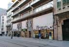 Fachada exterior de la tienda FNAC situada en la Plaza de España de Zaragoza