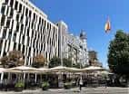 Vista general de la Plaza de España con el edificio que alberga la FNAC