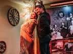 Bailaora y cantaor durante una actuación de flamenco en directo