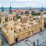 Vista aérea de la Basílica de Nuestra Señora del Pilar y la extensión de la plaza