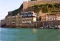 Vista exterior del edificio del Aquarium de San Sebastián situado en el muelle