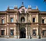 Fachada principal del Museo de Bellas Artes de Sevilla de estilo barroco
