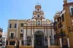Fachada principal de la Basílica de la Macarena con su característica arquitectura barroca sevillana