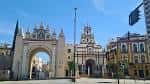 Perspectiva de la Basílica de la Macarena junto al histórico Arco de la Macarena
