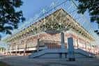 Vista exterior de la arquitectura y estructura metálica del Palacio de Deportes San Pablo