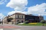 Fachada exterior del Museo del Ferrocarril de Asturias en Gijón