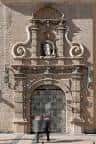 Detalle de la portada barroca de la Iglesia de San Gil Abad
