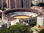 Panorámica de la plaza de toros y su entorno urbano desde las alturas
