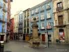 Vista panorámica de la Plaza de la Navarrería con sus características fachadas de colores