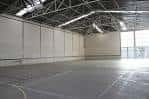 Interior de la cancha polideportiva cubierta de la ikastola