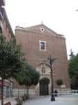 Fachada principal de la Iglesia de San Andrés en Valladolid con su portada de piedra