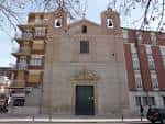 Fachada exterior de la Iglesia de San Pedro Apóstol en Valladolid