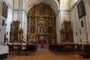 Retablo mayor de estilo barroco en el interior de la iglesia del monasterio