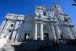 Perspectiva exterior de la Catedral de Valladolid con su escalinata de acceso