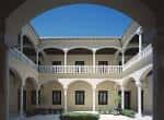 Patio central renacentista con arquería de mármol del Palacio de Buenavista