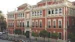 Fachada exterior del edificio histórico de la Fundación Cajasol en Sevilla