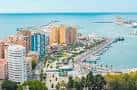 Panorámica de la zona portuaria de Málaga y el perfil urbano frente al mar