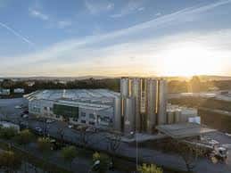 Vista aérea de las instalaciones industriales y sede de la empresa