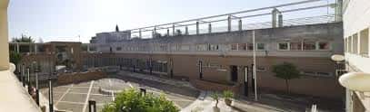 Amplio patio interior y zonas comunes al aire libre